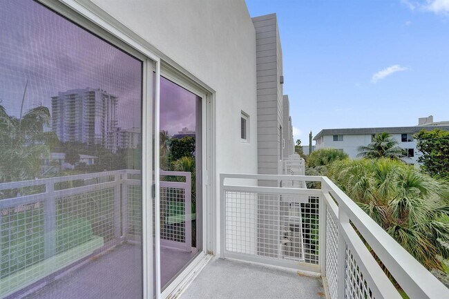 Building Photo - North Ocean Boulevard, Pompano Beach, FL 33062 - 4 BR 3.5 BA townhouse