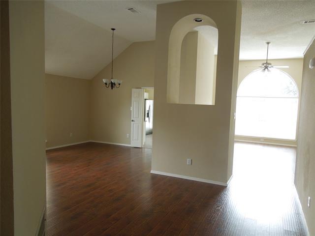 Building Photo - 2604 Potomac Dr