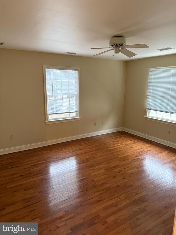 Building Photo - 15 W Central Ave