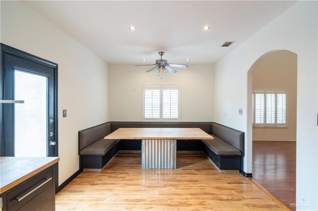 Building Photo - 3210 Black Oak Ln