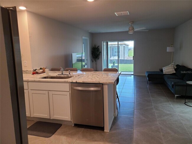 Building Photo - 10209 Kalamazoo Pl