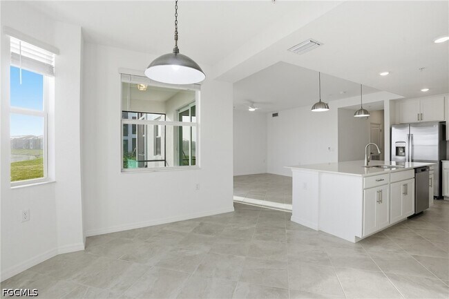 Building Photo - 15375 Grn Acrs Ave