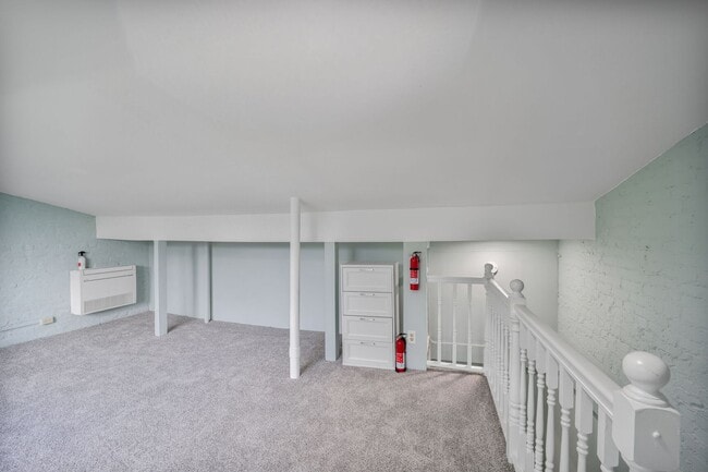 Building Photo - Sapcious Renovated Mt. Pleasant Home with ...