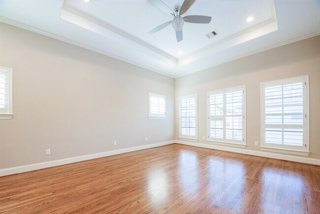 Building Photo - 232 Detering St
