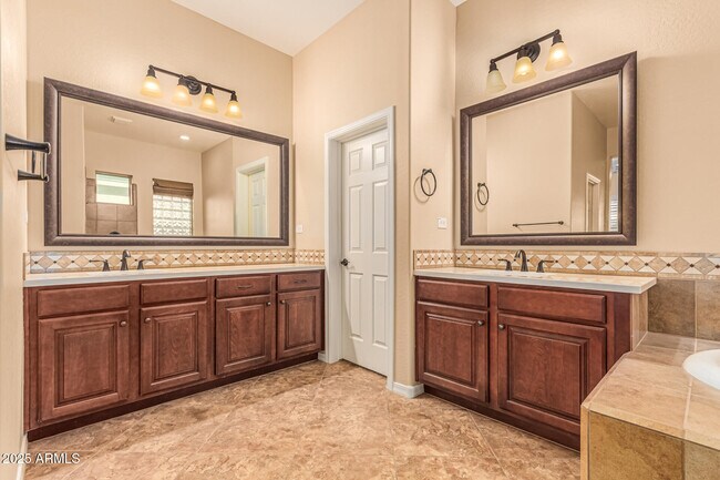 Building Photo - 4721 E Aldea Rd