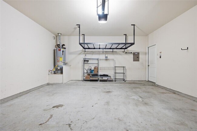 Building Photo - 2601 Rough Berry Rd