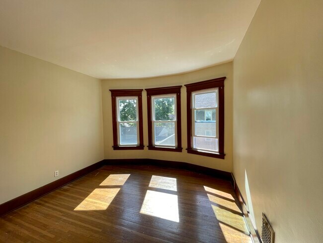 Building Photo - 786 McKinley Pkwy