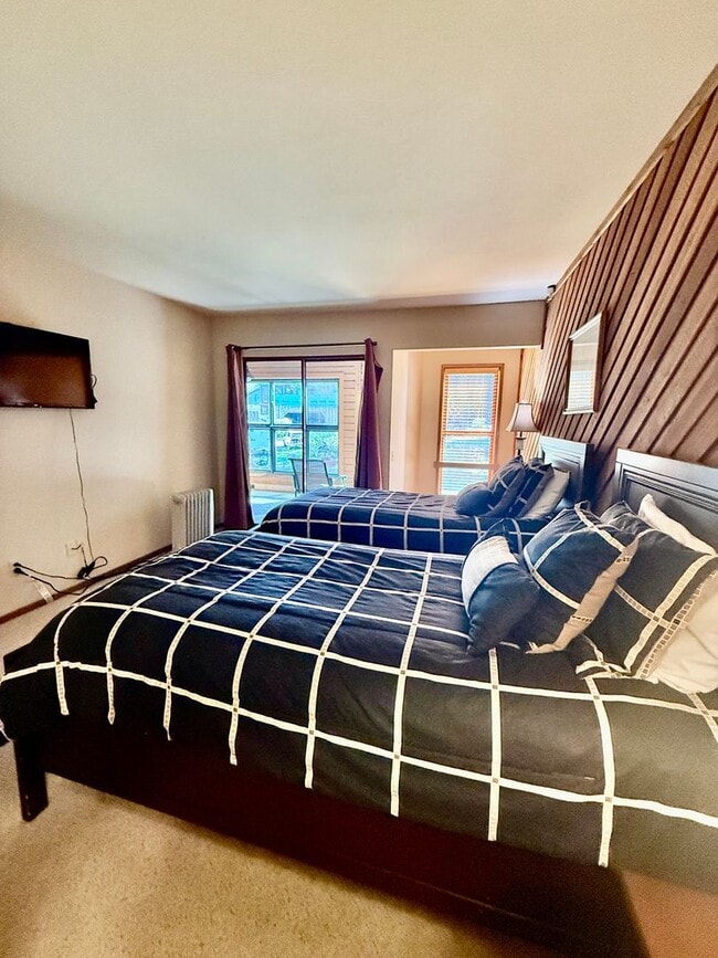Building Photo - FOR RENT – Aspen Creek Condo in Mammoth Lakes