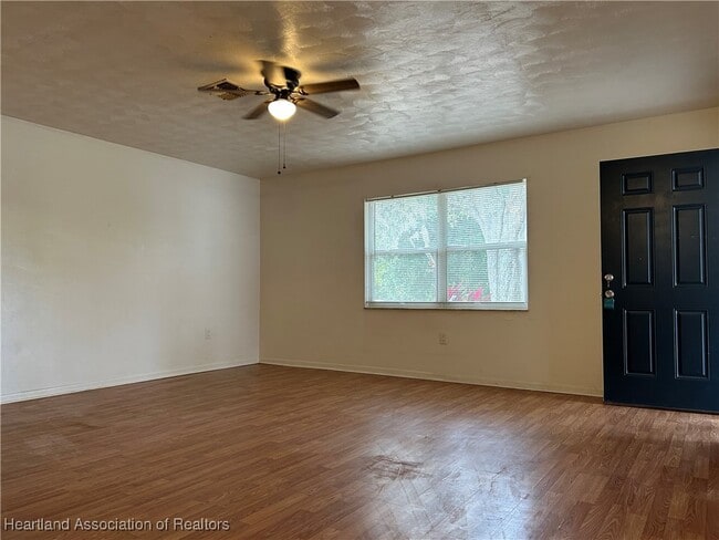 Building Photo - 4926 Salmon Dr