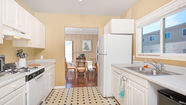 Building Photo - 1256 23rd St