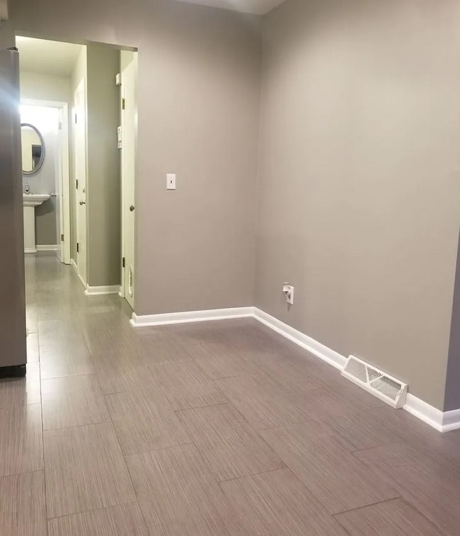 Building Photo - 324 Cumberland Dr