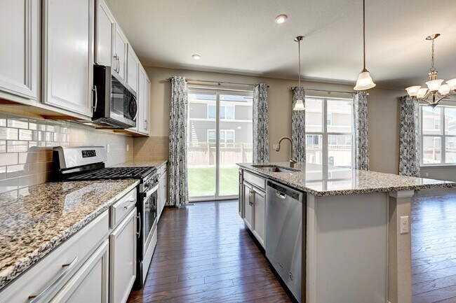 Building Photo - $3,325 - 3 Bed, 3 Bath Home in Centennial ...