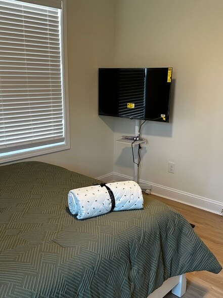 Building Photo - 1211 West Dr