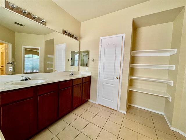 Building Photo - 1535 Silver Spur Dr