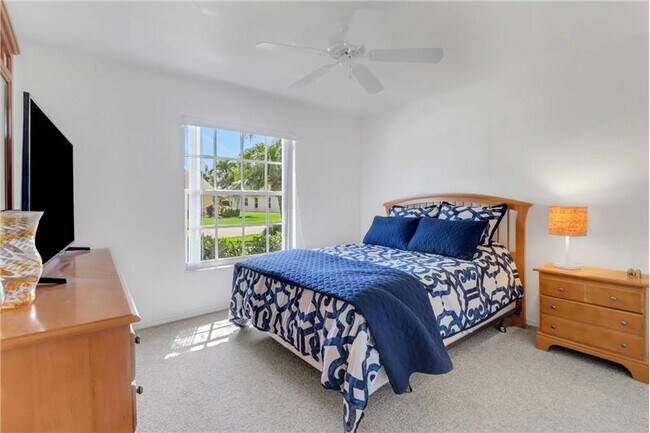 Building Photo - 3650 Sunland Ln