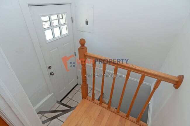 Building Photo - 684 East Ninth Avenue
