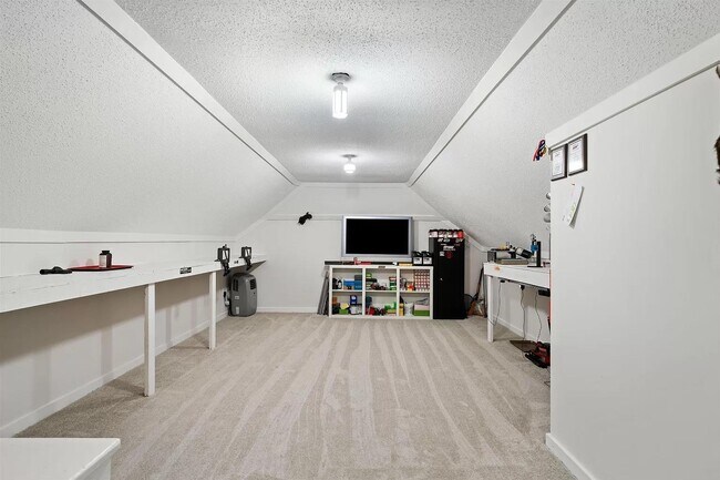 Building Photo - 8081 Ridgetown Ln