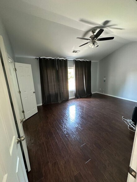 Building Photo - 415 Islandora Cove