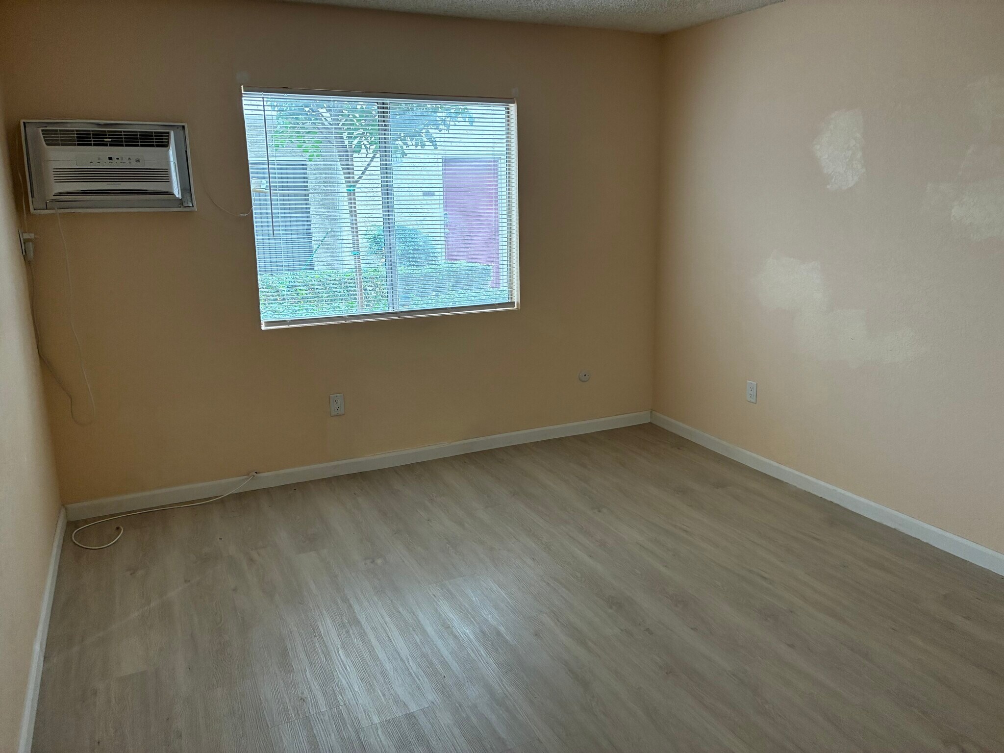 Building Photo - 18530 Hatteras St