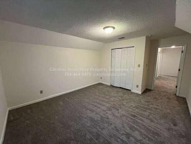 Building Photo - 4535 Dawnwood Dr