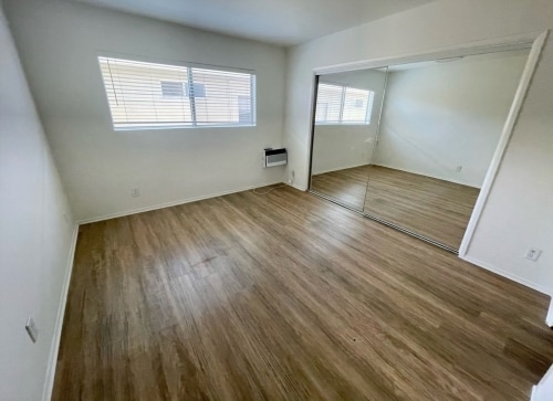 Interior Photo - 12415 Pacific Ave