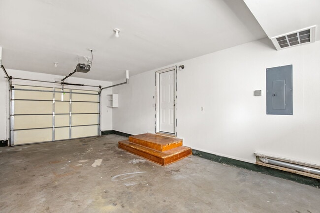 Building Photo - 1004 11th St NW