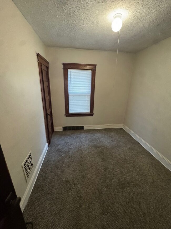 Building Photo - 3245 W 99th St