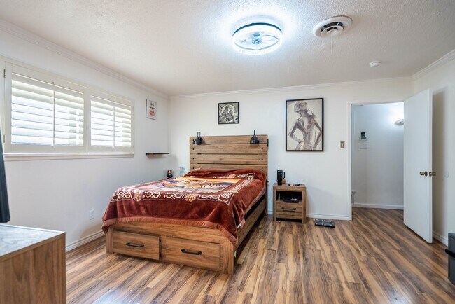 Building Photo - 3518 Fairmont Dr