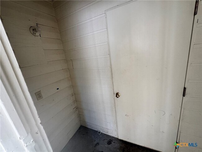 Building Photo - 209 Lackey St