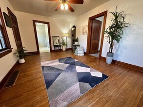 Building Photo - 2 bed, 1 bath home for rent in Waterloo