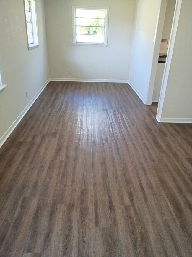 Building Photo - 3404 Covington Dr