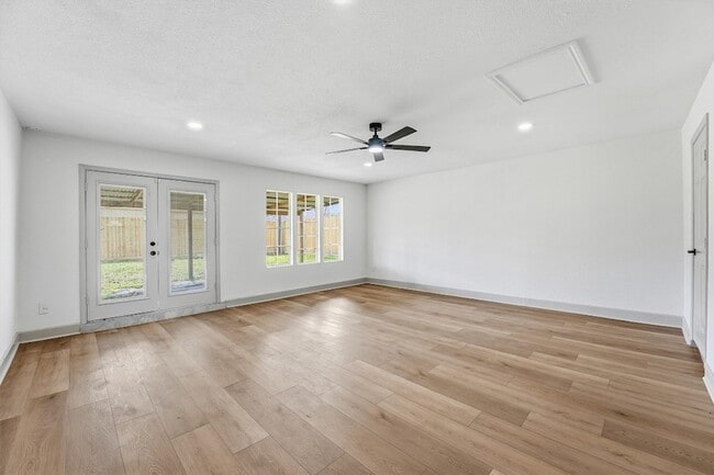 Building Photo - 3903 High Point Ln