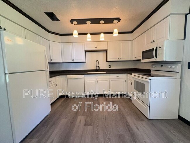 Building Photo - 12300 SE 128th Ct