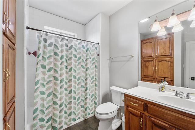 Building Photo - 621 Somerset Dr