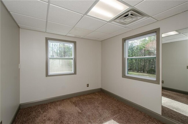 Building Photo - 150 Karina Pl