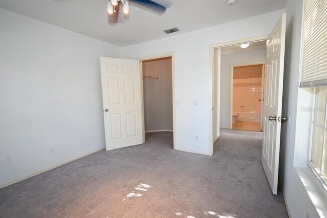 Building Photo - 36113 Deer Creek Dr