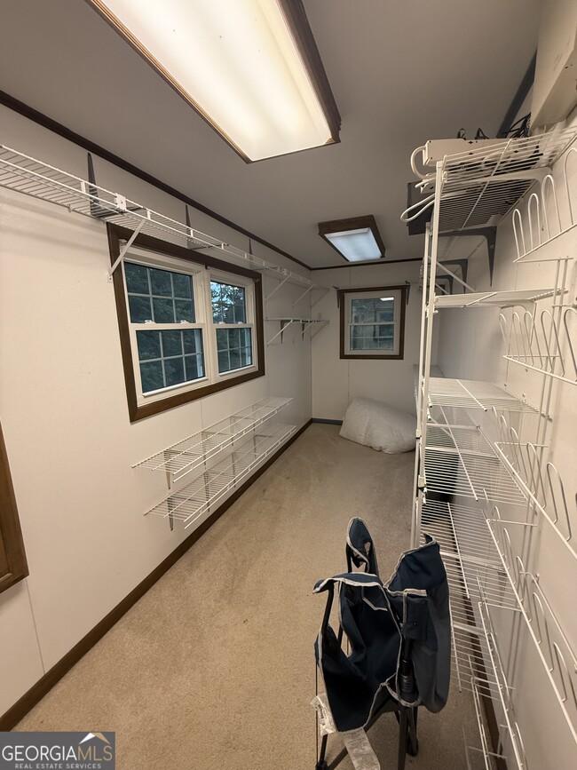 Building Photo - 2905 River Rd