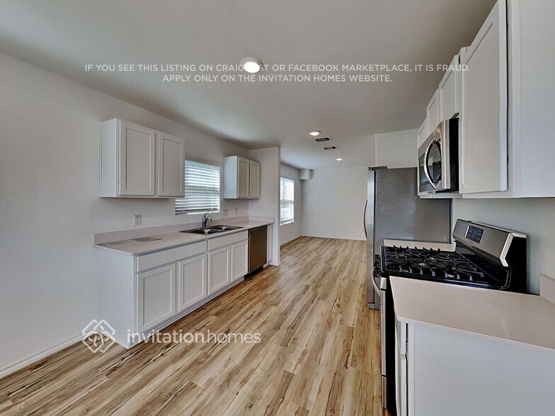 Building Photo - 24043 Mustang Run Dr