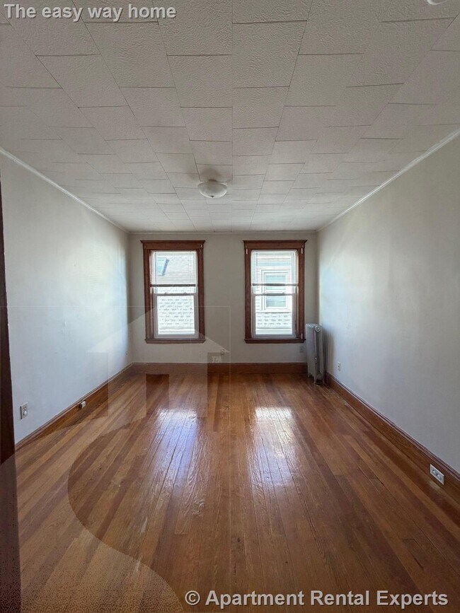 Building Photo - 110 Sharon St