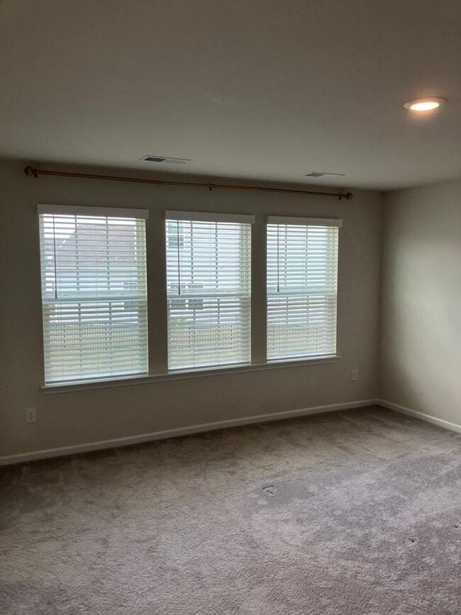 Building Photo - Beautiful Like new 3 bedroom Home in Gambi...