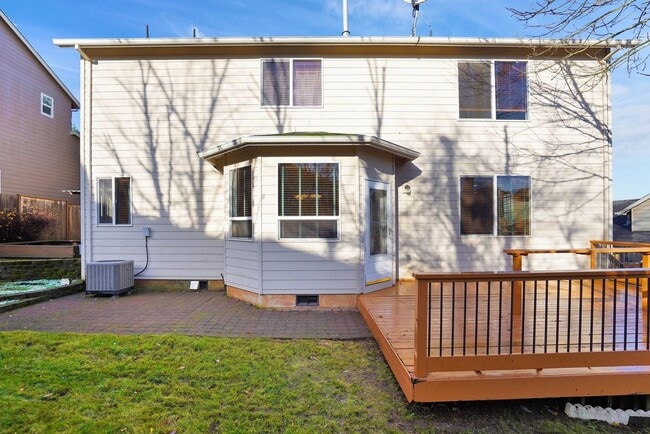 Building Photo - 4Bd/2.5Ba Two Story House - Available Soon!