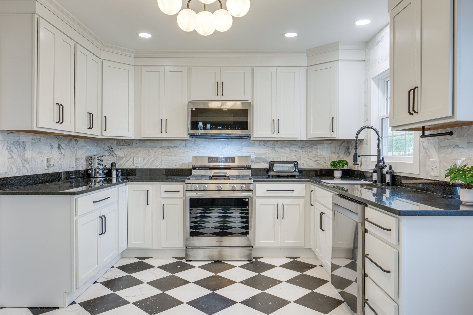 Building Photo - 24039 Shelburne Rd