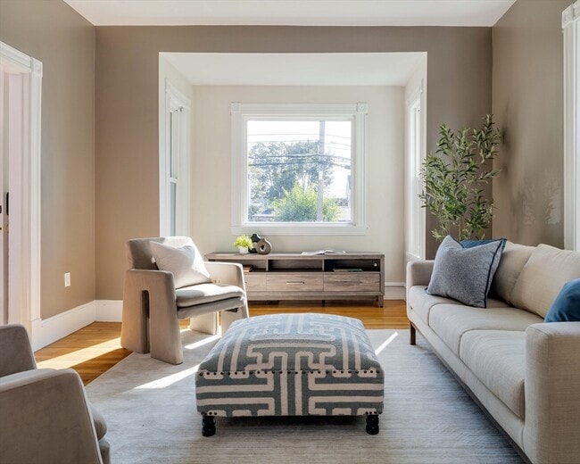 Building Photo - 87 College Ave