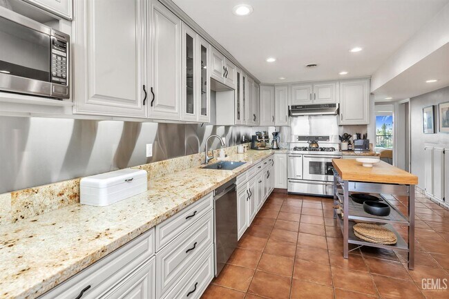 Building Photo - Park Place Condo