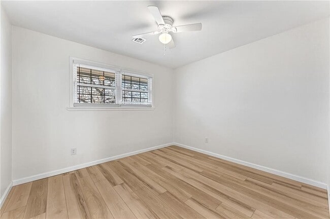 Building Photo - 14791 Dutchmans Dr