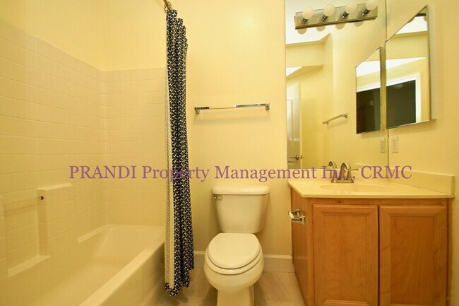 Building Photo - Prime Novato Location – Condo with Private...