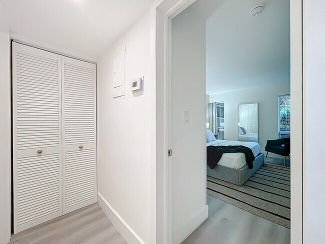 Building Photo - 1401 SE 15th St