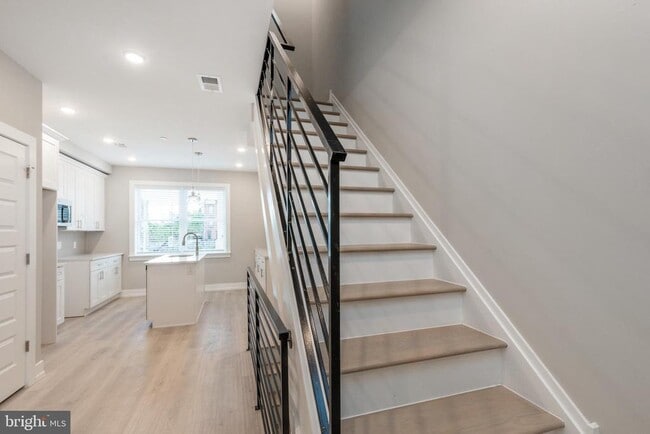 Building Photo - 2530 N Howard St