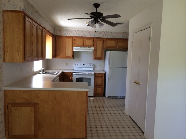 Building Photo - Duplex