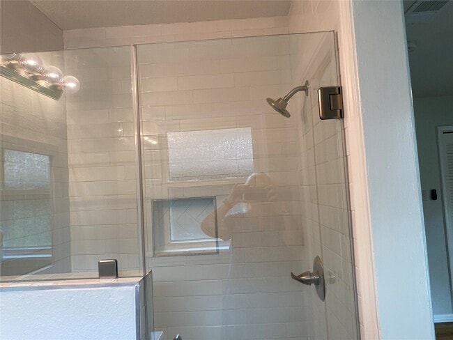 Building Photo - 4929 Libbey Dr